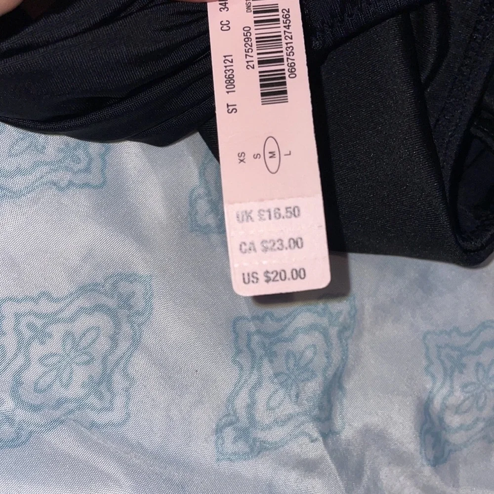 Victoria’s Secret - Picture 4 of 4